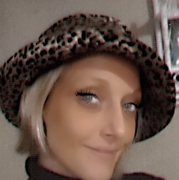 Hat - Picture 3 of 3